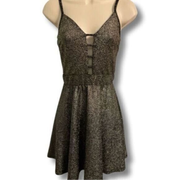 Charlotte Russe Mini Dress. Gray and black. Sparkly design. Size XS - Picture 1 of 6